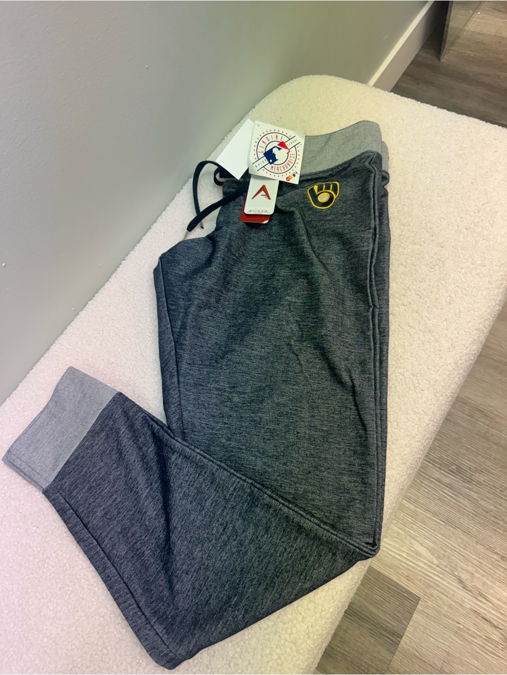Gray Women’s Leggins with Milwaukee Brewers Patch - Athletic Fit